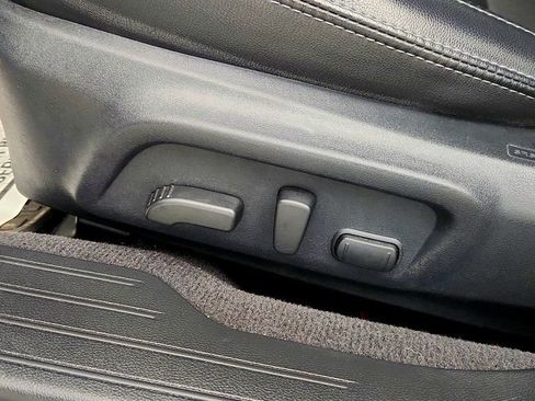 Used 2017 Subaru Outback 3.6R Limited AWD/4WD image 12