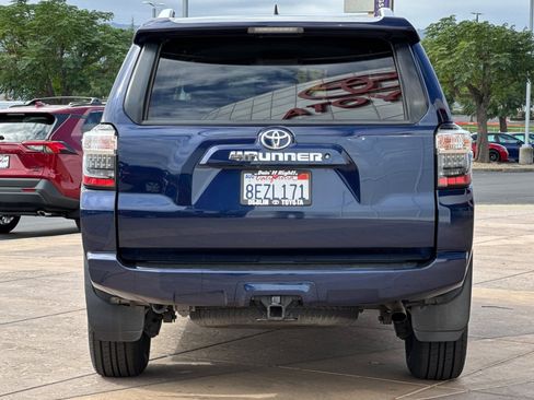 Used 2018 Toyota 4Runner SR5 Premium image 5
