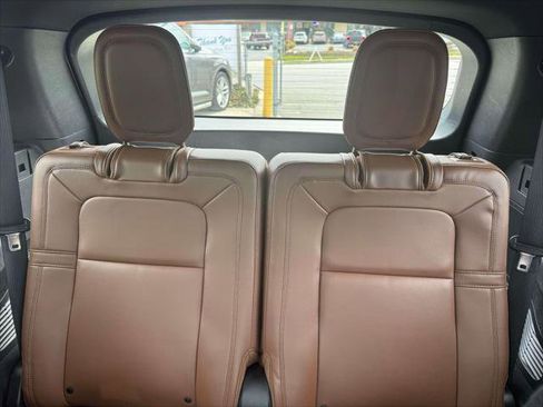 Used 2023 Lincoln Aviator Reserve w/ Elements Package Plus AWD/4WD image 12