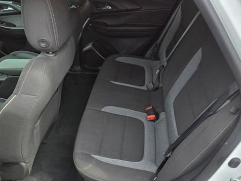 Used 2023 Chevrolet TrailBlazer LT FWD image 11