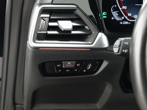 Used 2022 BMW M440i Convertible RWD image 32