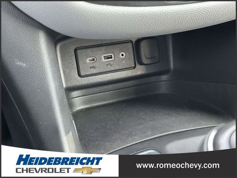 Used 2020 Chevrolet Equinox LT image 29