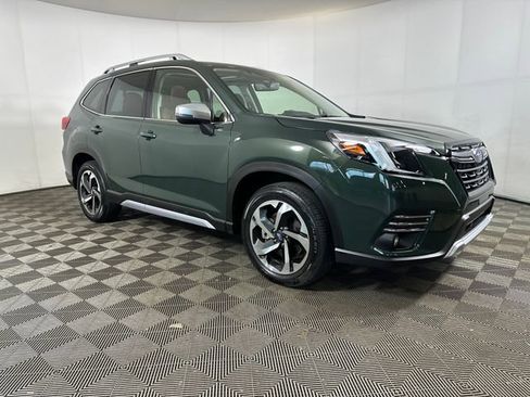 Used 2023 Subaru Forester Touring image 2
