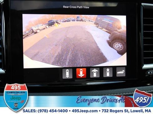 New 2026 Chrysler Pacifica Select image 36