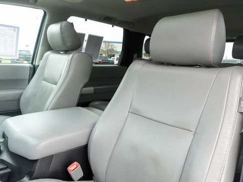 Used 2008 Toyota Sequoia Platinum image 28