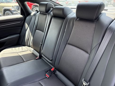 Used 2018 Honda Accord Sport image 28