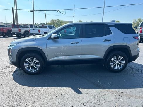 Used 2026 Chevrolet Equinox LT AWD/4WD image 8