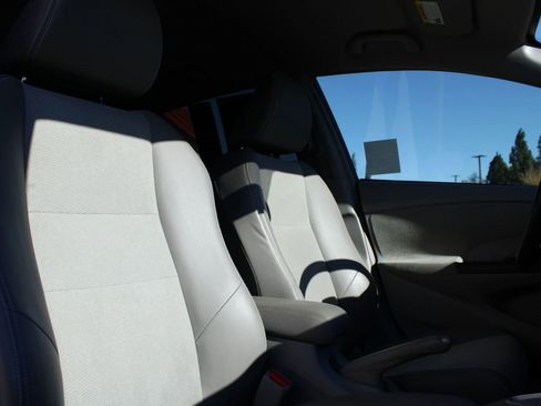 Used 2013 Honda Insight EX image 24