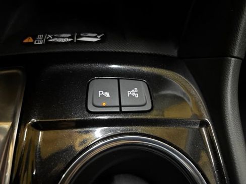 Used 2023 Chevrolet Equinox Premier FWD image 75