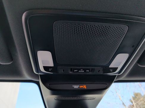 Certified 2025 Honda HR-V Sport image 28