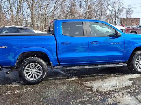 Used 2024 Chevrolet Colorado LT w/ LT Convenience Package III image 9