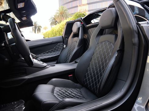 Used 2015 Lamborghini Aventador LP 700-4 AWD/4WD image 6