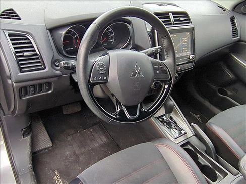 Used 2024 Mitsubishi Outlander Sport SE image 9