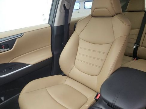 Used 2025 Toyota RAV4 XLE Premium FWD image 16