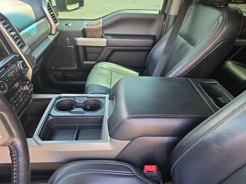 Used 2019 Ford F250 Lariat w/ Lariat Ultimate Package AWD/4WD image 23