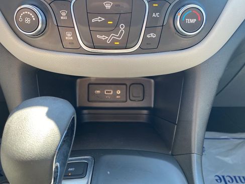 Used 2022 Chevrolet Equinox LS AWD/4WD image 27