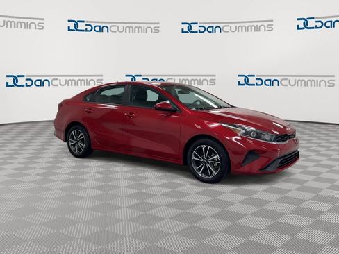 Used 2024 Kia Forte LXS FWD image 2