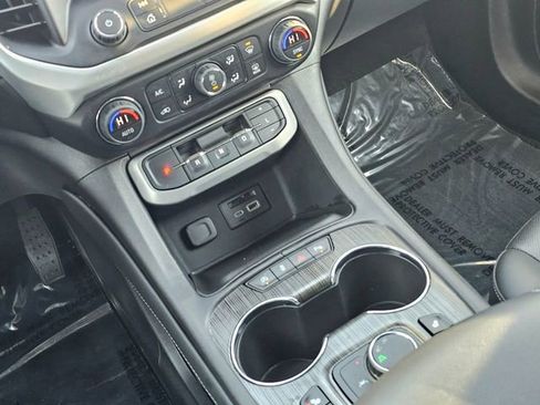 Used 2023 GMC Acadia SLT w/ Technology Package image 38