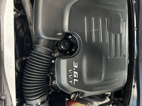 Used 2023 Chrysler 300 Touring L image 11