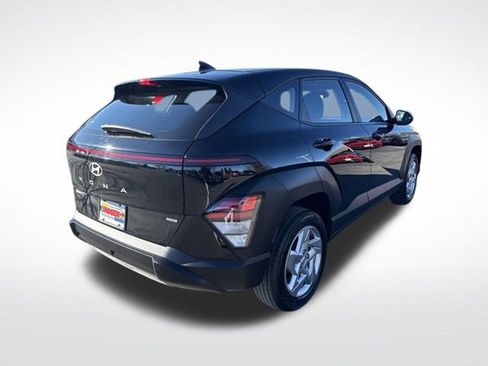 Certified 2024 Hyundai Kona SE image 5
