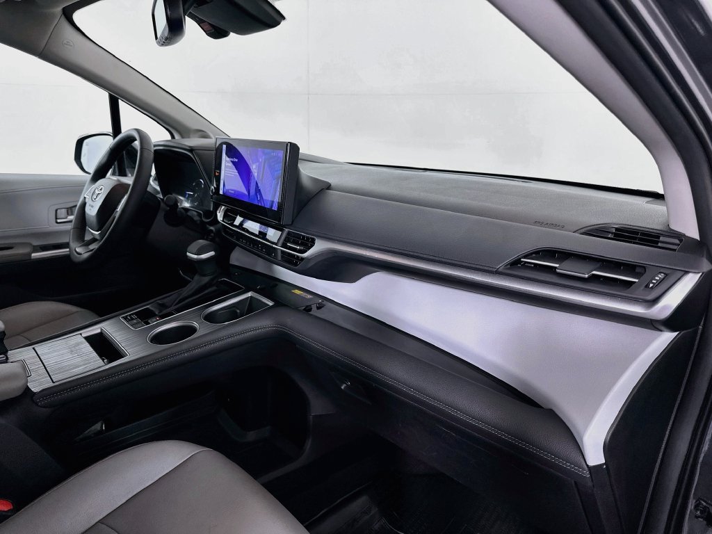 Certified 2025 Toyota Sienna XLE w/ XLE Plus Package FWD image 29