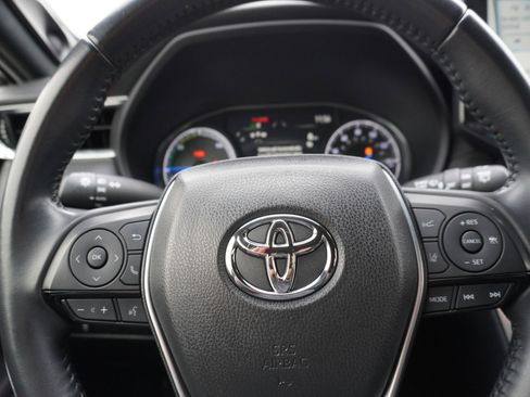 Used 2021 Toyota Venza XLE w/ Carpet Mat Package (TMS) image 24