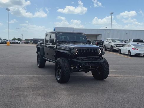 Used 2021 Jeep Gladiator Sport AWD/4WD image 3