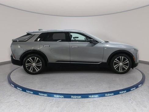 Certified 2024 Cadillac Lyriq Luxury image 4