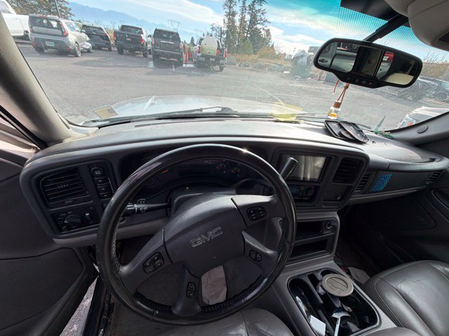 Used 2005 GMC Yukon SLT w/ SLT Preferred Equipment Group AWD/4WD image 17