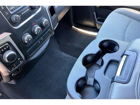 Used 2016 RAM 1500 Classic SLT AWD/4WD image 27