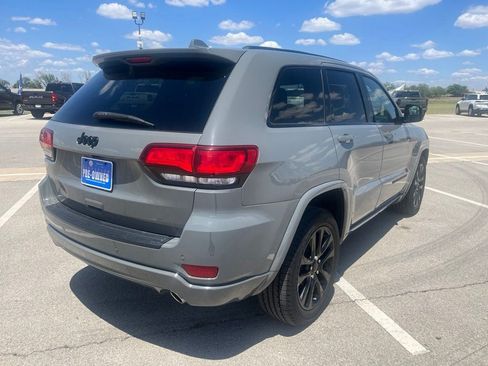 Used 2019 Jeep Grand Cherokee Altitude RWD image 5