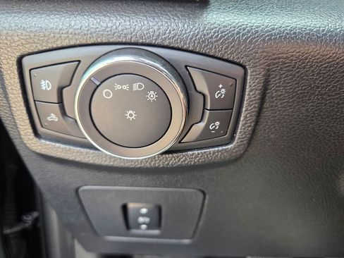 Used 2016 Ford F150 Lariat w/ Equipment Group 502A Luxury AWD/4WD image 28