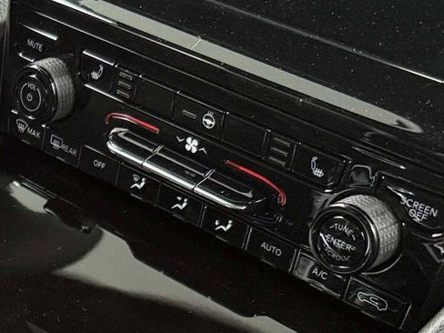 New 2025 Jeep Grand Cherokee L Laredo image 38