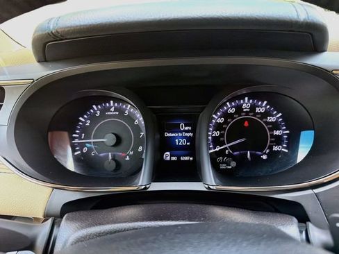 Used 2016 Toyota Avalon Limited FWD image 40