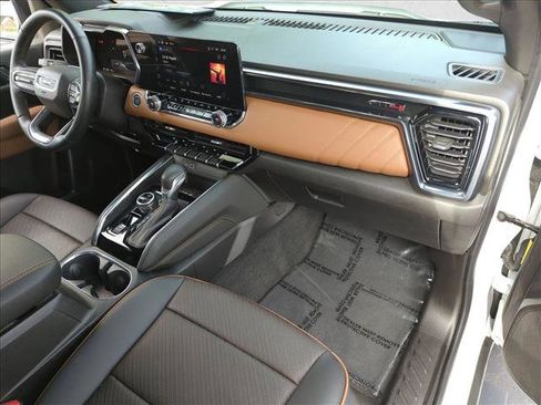 Used 2024 GMC Canyon AT4 w/ AT4 Premium Package image 21