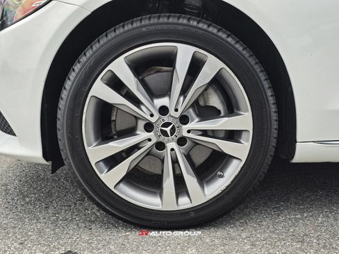 Used 2019 Mercedes-Benz C 300 4MATIC Sedan image 13