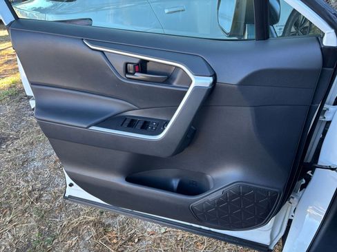 Used 2025 Toyota RAV4 LE image 20