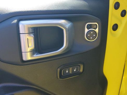 Used 2024 Jeep Wrangler Unlimited AWD/4WD image 21