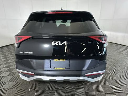 Used 2025 Kia Sportage EX FWD image 3