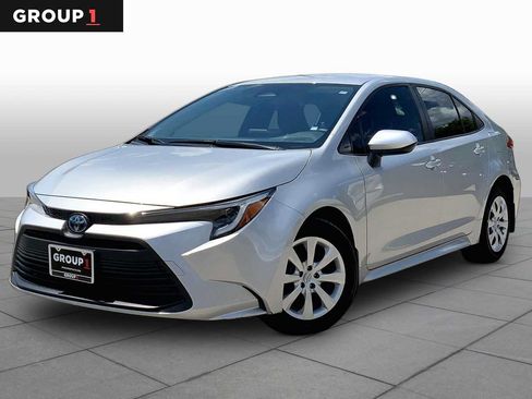 Used 2024 Toyota Corolla LE FWD image 1