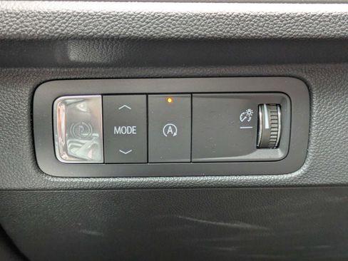 Used 2025 Chevrolet Traverse LT w/ Driver Confidence Package FWD image 15