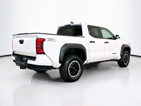 Used 2024 Toyota Tacoma TRD Off-Road image 9