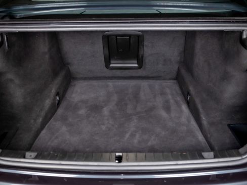 Used 2019 BMW 740i w/ Executive Package image 39