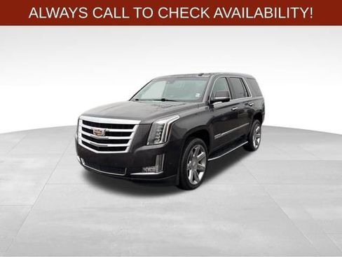 Used 2017 Cadillac Escalade Luxury image 3