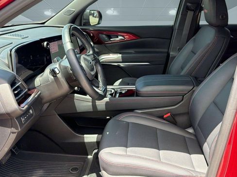 Used 2024 Chevrolet Traverse Z71 w/ Enhanced Driving Package AWD/4WD image 5