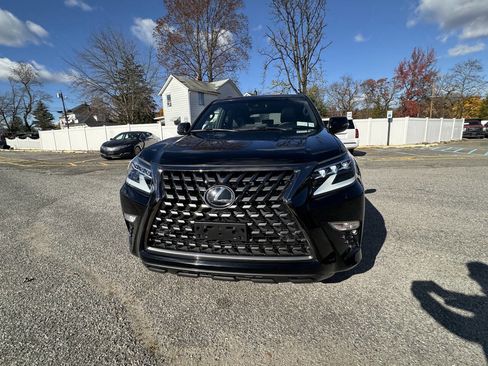 Used 2022 Lexus GX 460 image 3