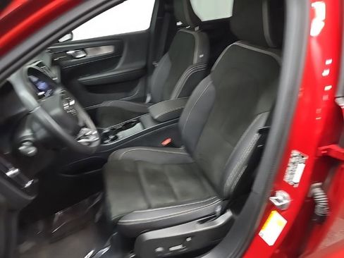 Used 2023 Volvo C40 P8 Recharge Ultimate w/ Protection Package Premier image 30