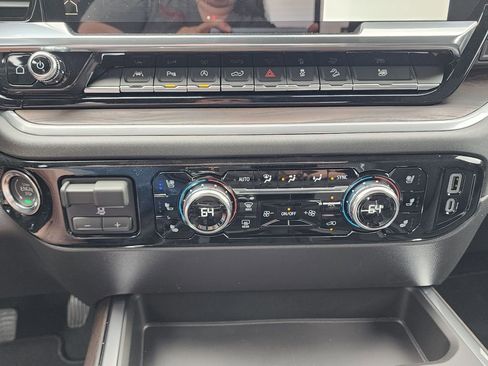 New 2026 GMC Sierra 1500 SLT w/ SLT Premium Plus Package image 29