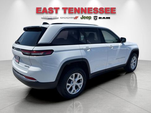 Used 2023 Jeep Grand Cherokee Limited AWD/4WD image 3
