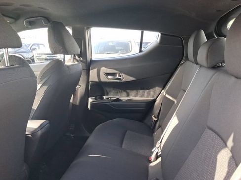 Used 2019 Toyota C-HR LE FWD image 6